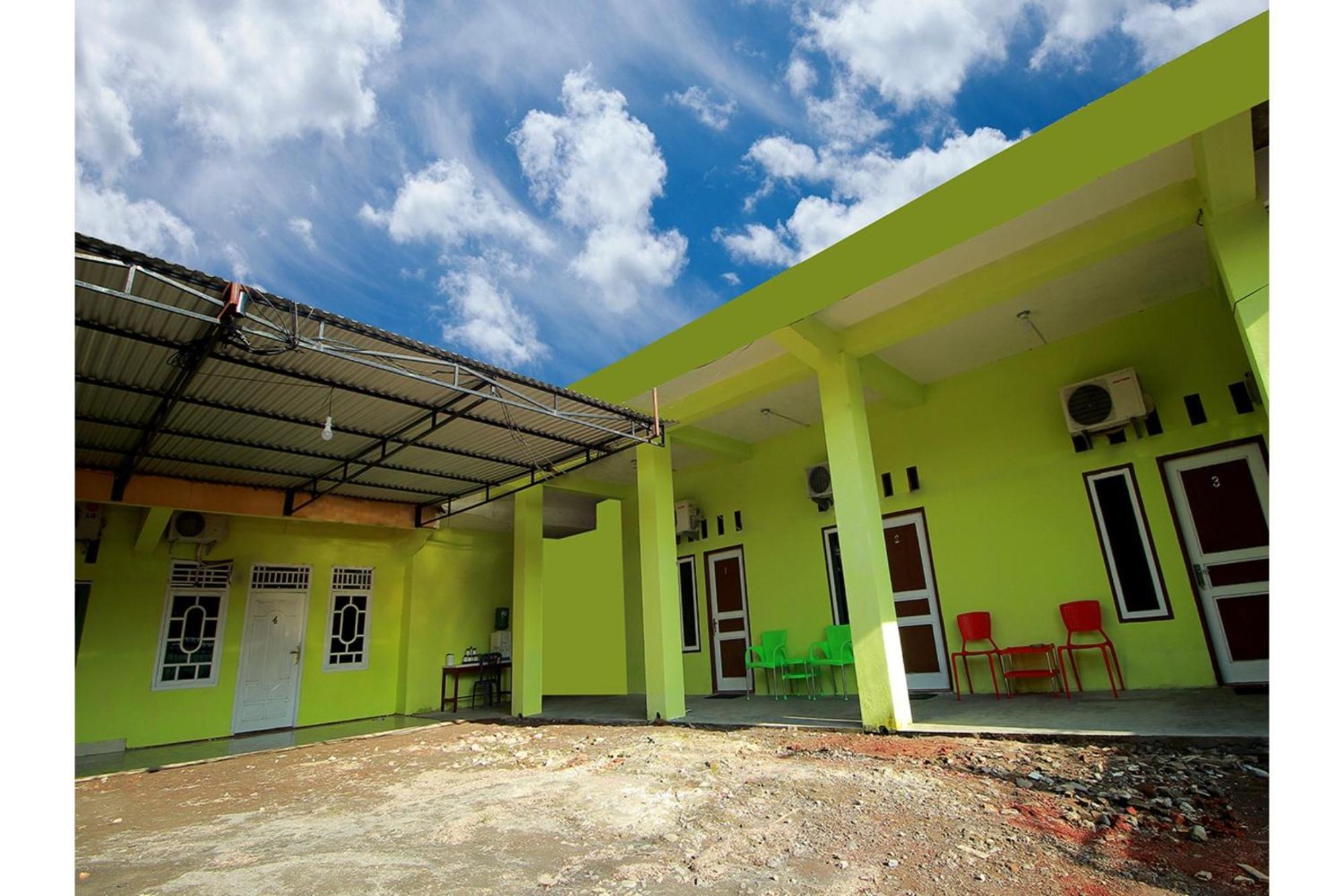 Oyo 2585 Sherren Guest House Lubuklinggau Zewnętrze zdjęcie